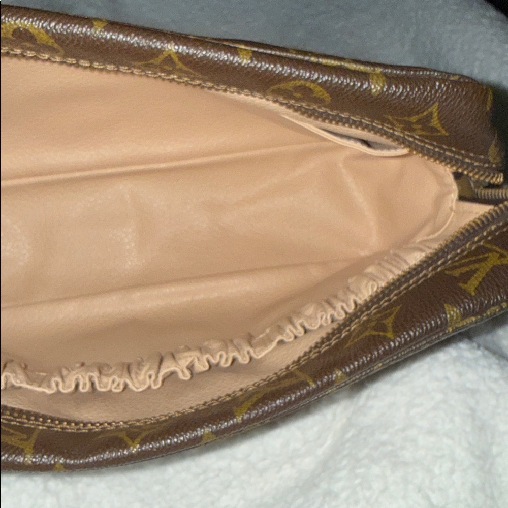 Louis Vuitton Trousse 28 Pouch - Picture 9 of 16